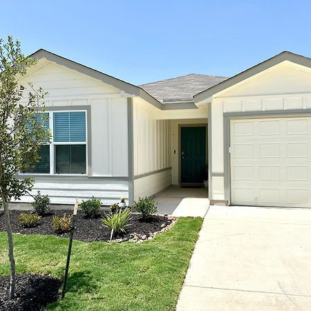 New Home Near Lackland, Seaworld San Antonio Bagian luar foto